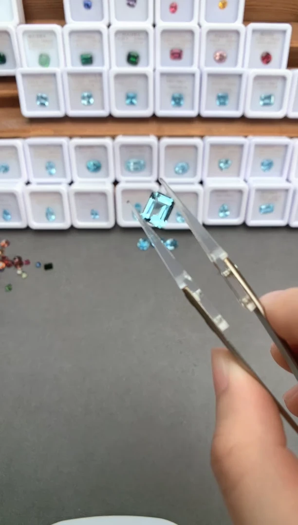 未镶嵌裸石定制海蓝宝石1.36ct 圣玛  03100