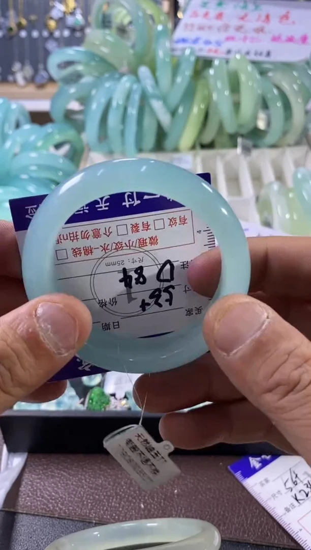 未镶嵌蛇纹石玉手镯1