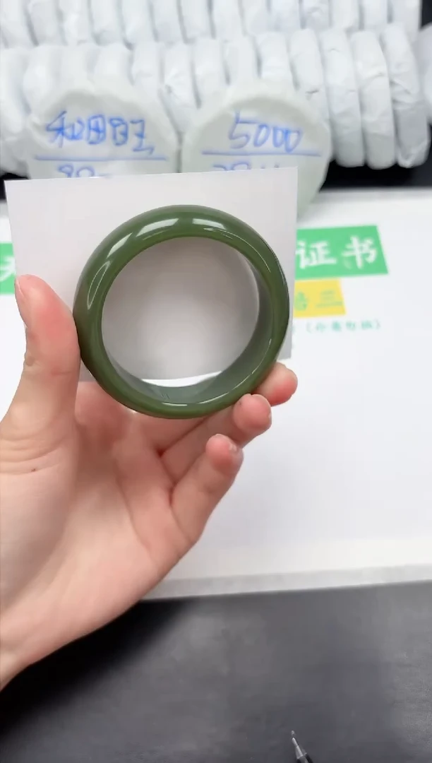 【闪购商品】石英质玉手镯未镶嵌21-53.9