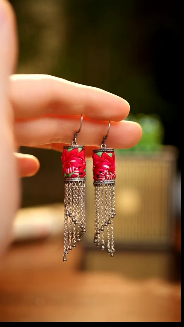 刺绣私人定制苗族手工Q683