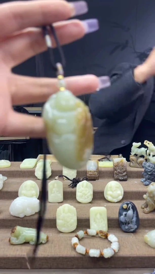 颈饰未镶嵌和田玉1