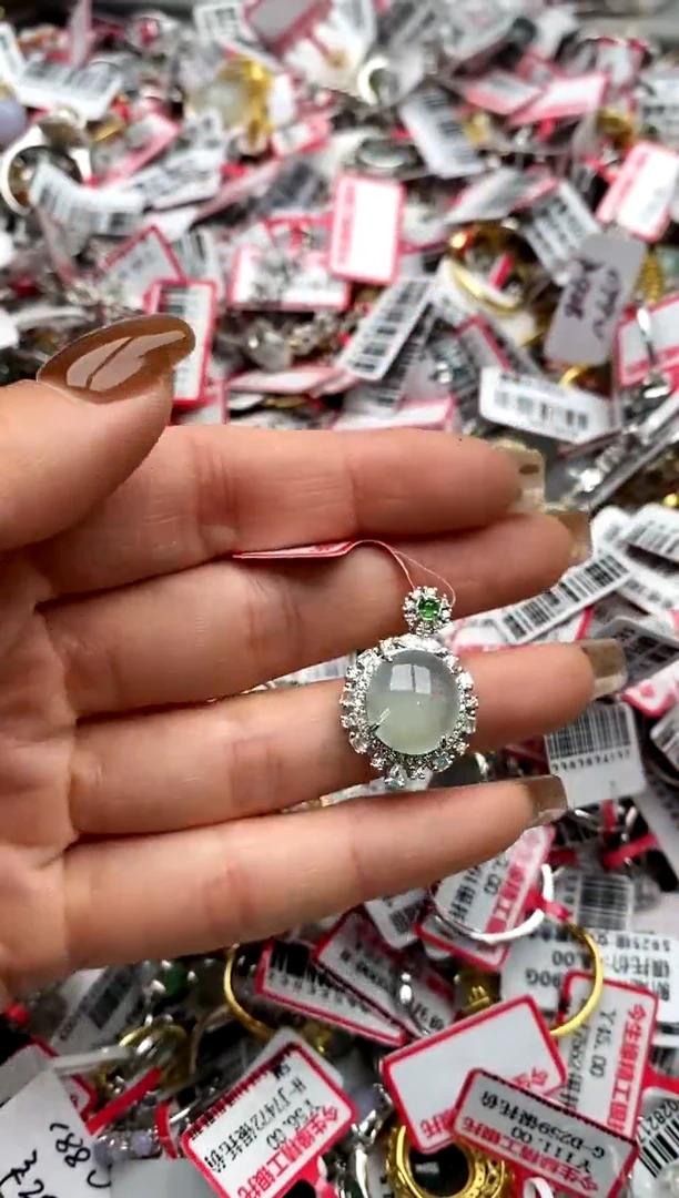 【闪购商品】翡翠戒指银S925镶嵌8888888    7