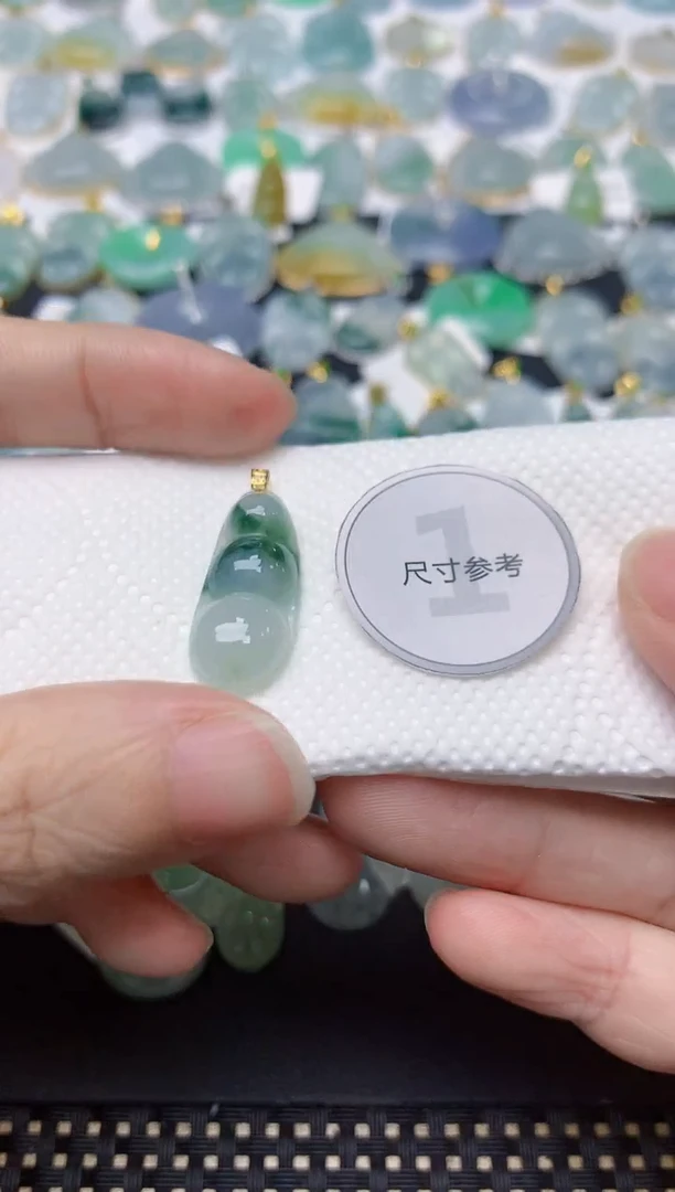 颈饰18K金镶嵌翡翠天然缅甸A货翡翠