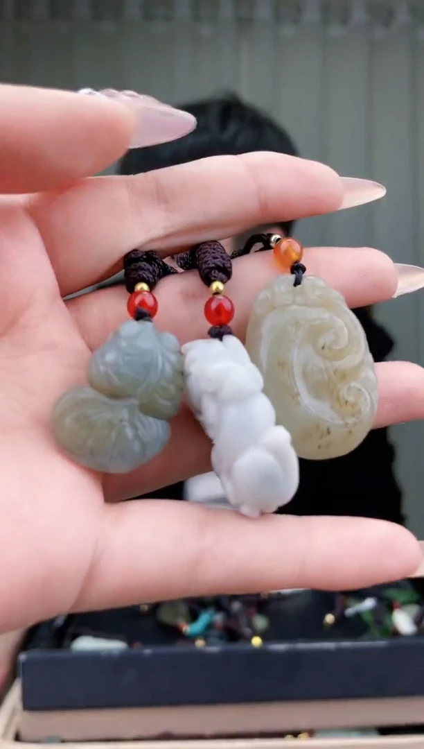 【闪购商品】和田玉挂件未镶嵌拍一发3，多样性发货！