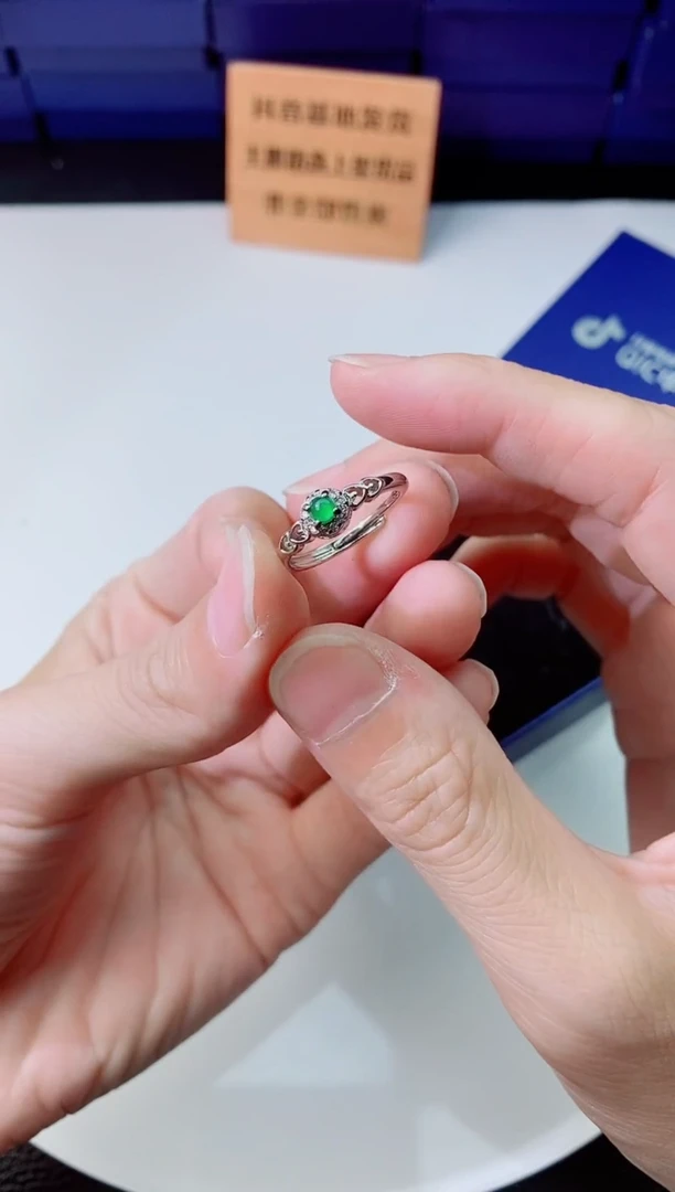 翡翠未镶嵌颈饰111111