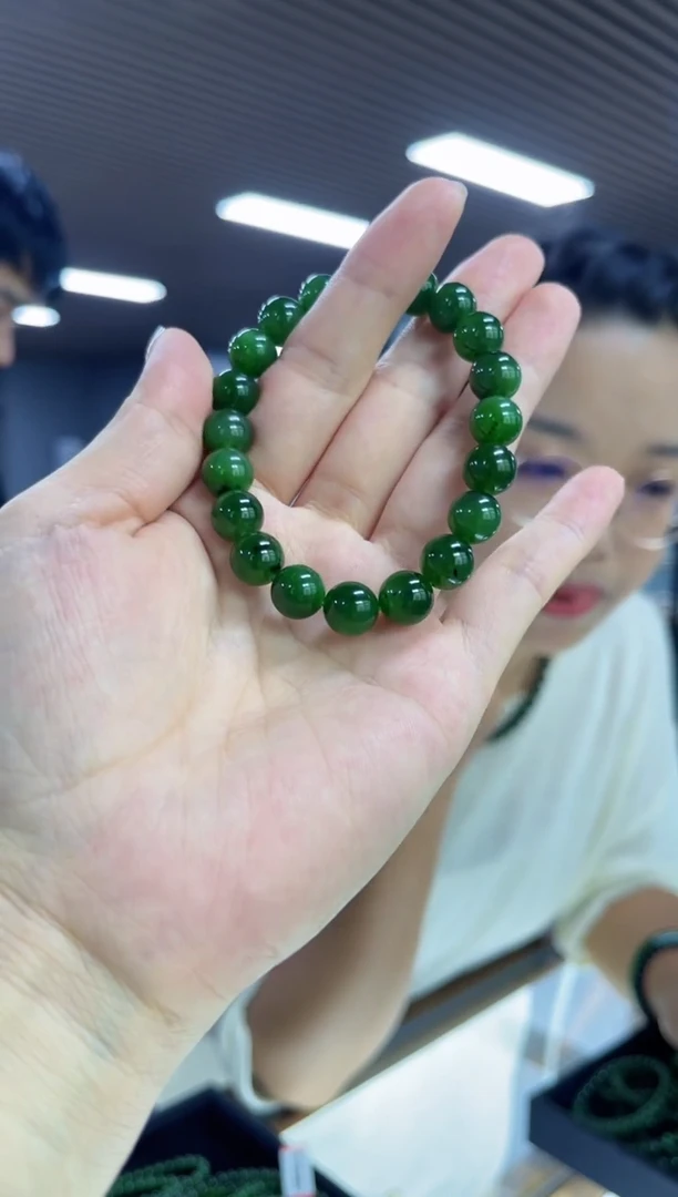 颈饰未镶嵌和田玉（碧玉）约10mm辣阳绿单圈手串多样性发一