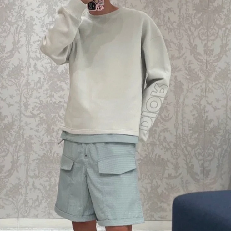 全新未使用 DIOR/迪奥 男士米灰色下摆抽绳拼接圆领卫衣  149267