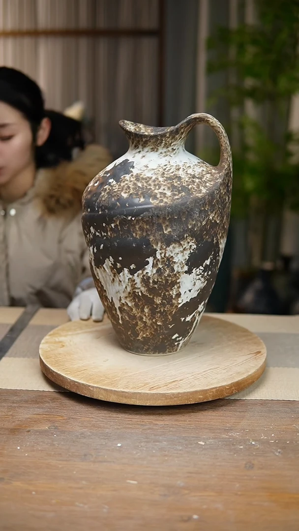 【闪购商品】陶瓷花器诧寂黑奶壶