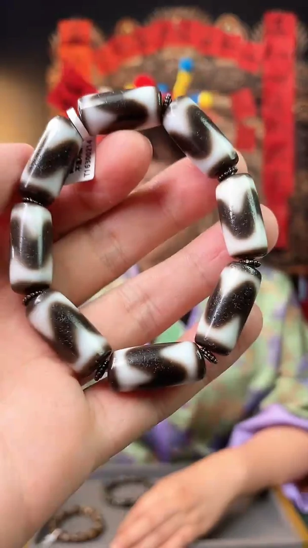 【闪购商品】玛瑙/玉髓手串未镶嵌黑白牙牙手串/多样性发货