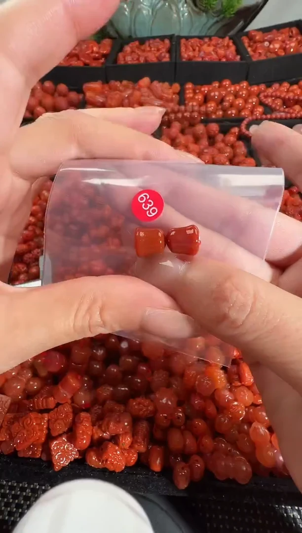 颈饰钛钢南红玛瑙1