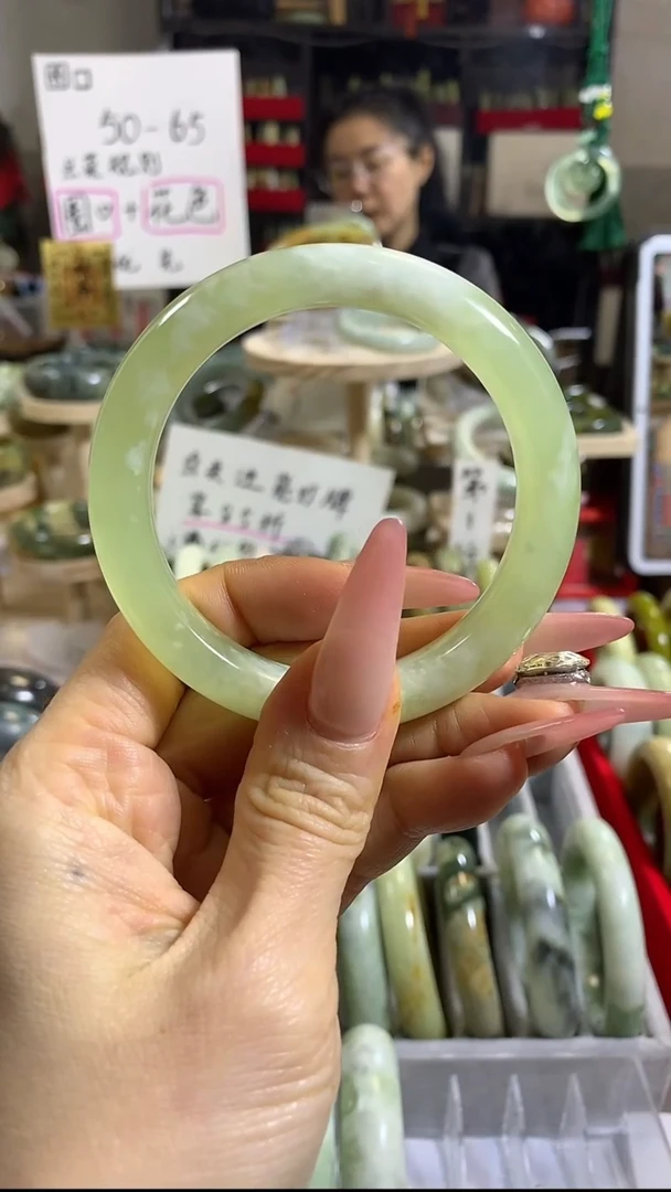 未镶嵌岫玉手镯25 56+ 包容