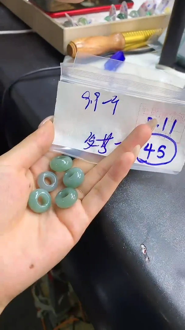 【闪购商品】定制翡翠甜甜圈未镶嵌45 定制毛货多样性发货拍一发一