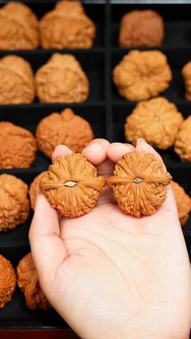 吊坠桃核40闷白打底