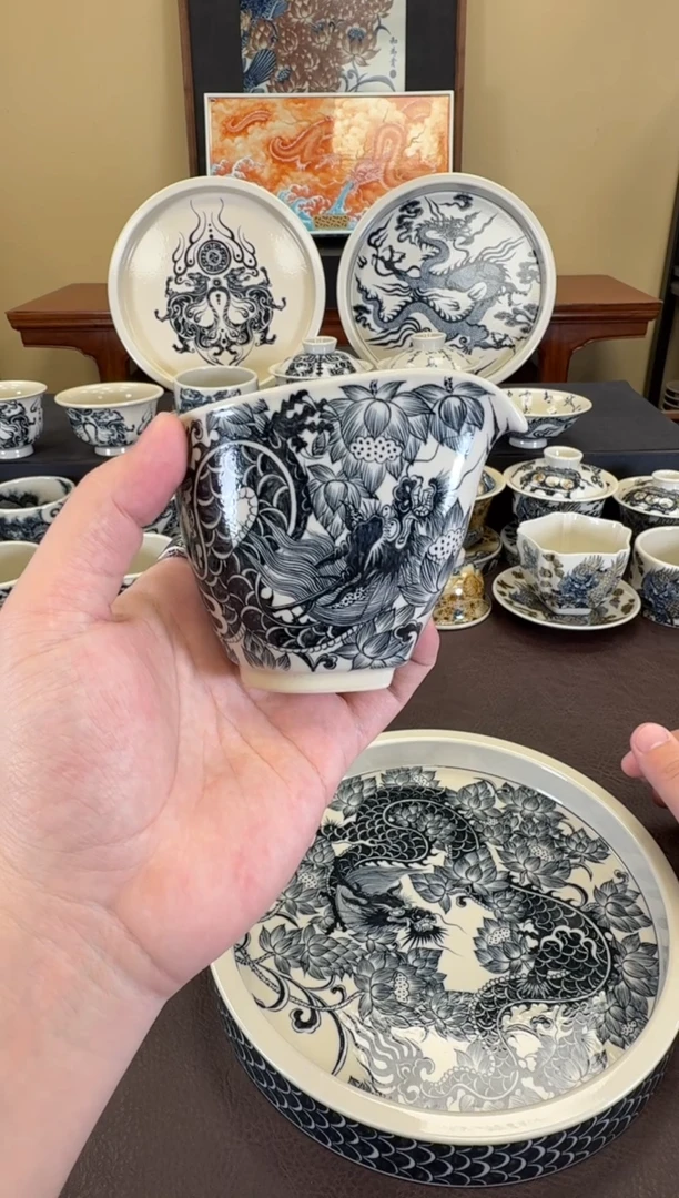二号釉穿花龙公道杯