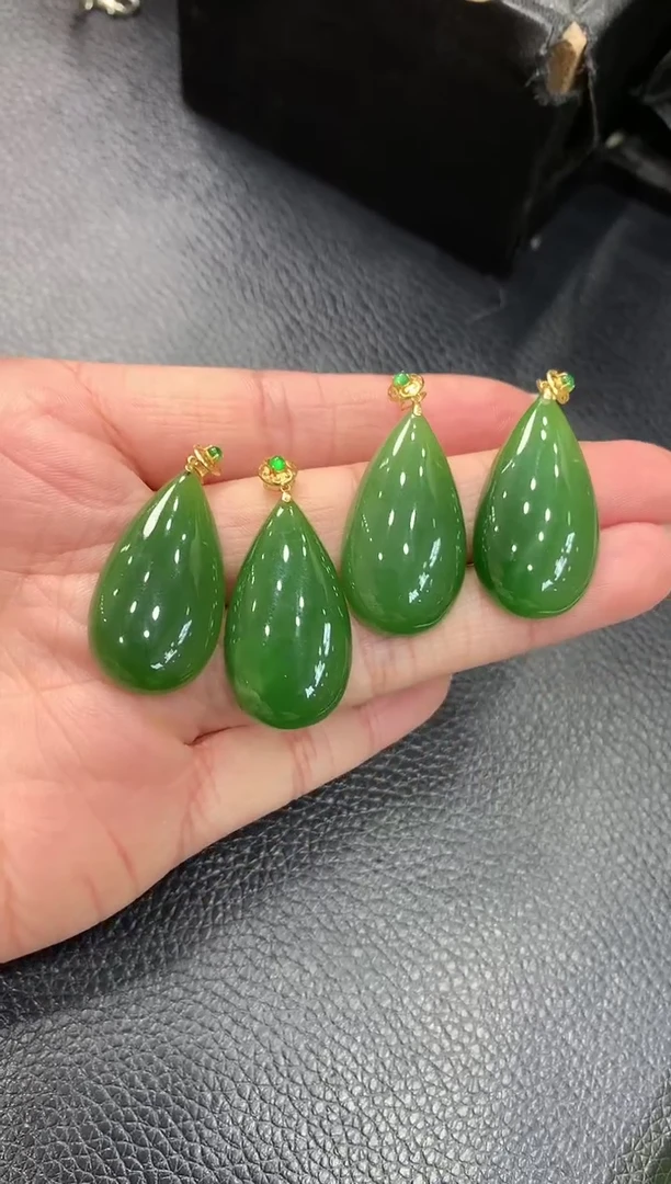 【闪购商品】和田玉（碧玉）吊坠(不含链)18K金镶嵌（多样性发其一）