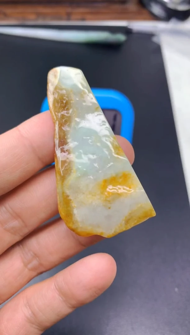 颈饰未镶嵌翡翠陈*料子