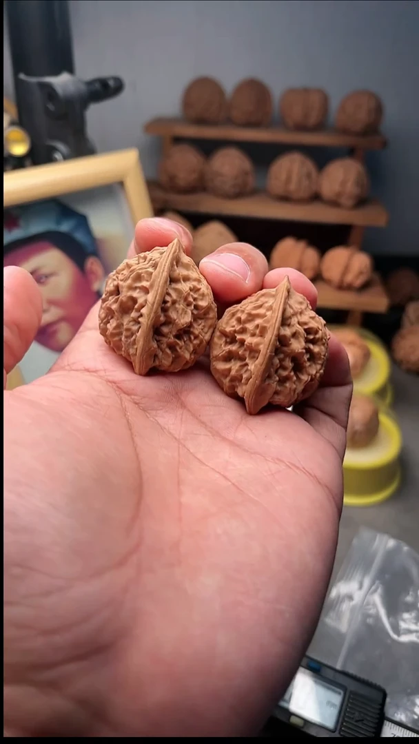 吊坠文玩核桃鸩鸡梦幻皮质顶级油蜡皮33