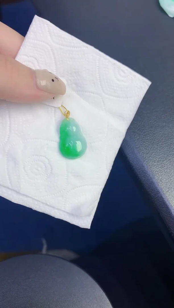 颈饰18K金镶嵌翡翠缅甸天然翡翠A货