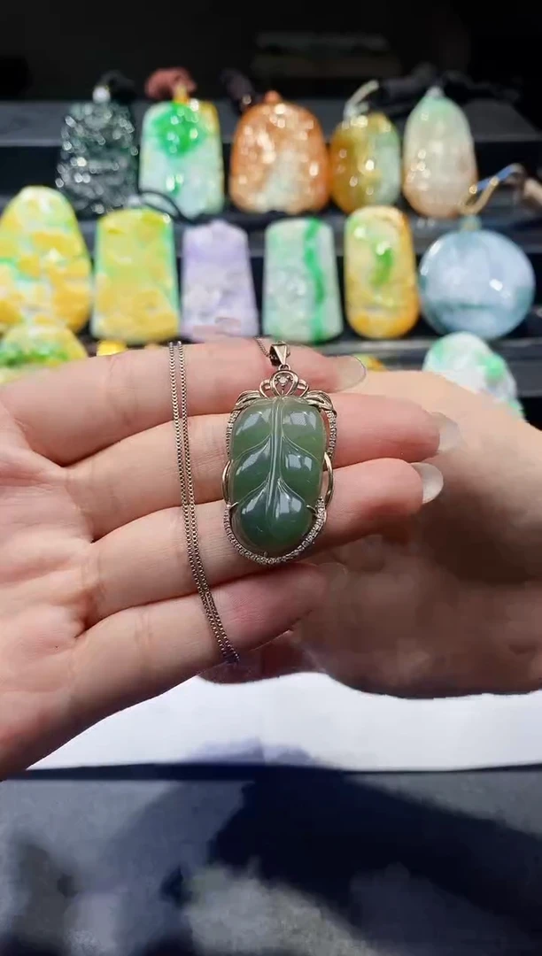 翡翠未镶嵌颈饰翡翠A货