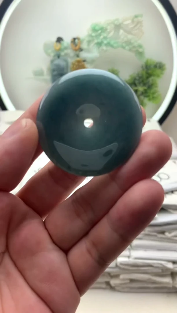 颈饰未镶嵌翡翠大扣子