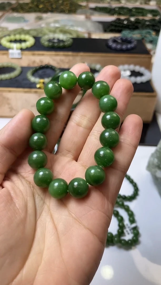手串未镶嵌和田玉天然俄罗斯碧玉卡12mm手串一件