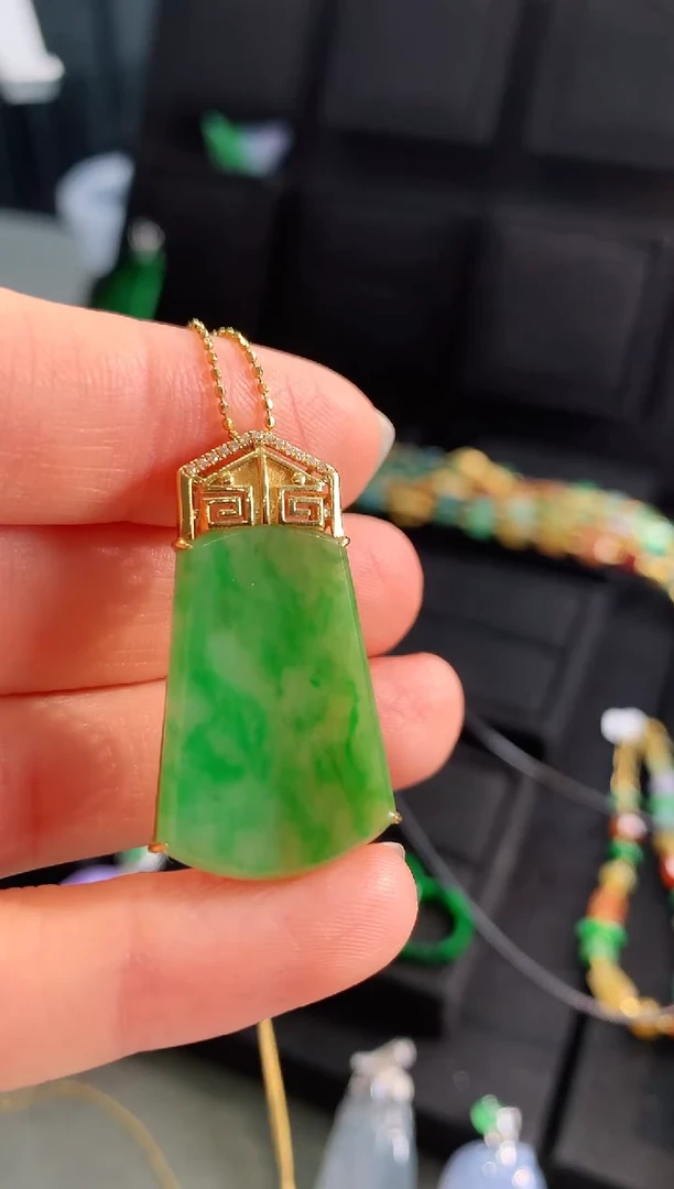 【闪购商品】翡翠吊坠(不含链)18K金镶嵌吊坠