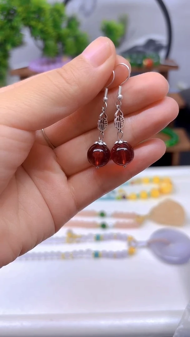 银S925镶嵌血珀耳饰E576