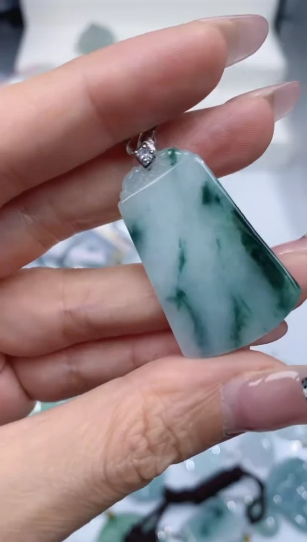 颈饰未镶嵌翡翠吊坠