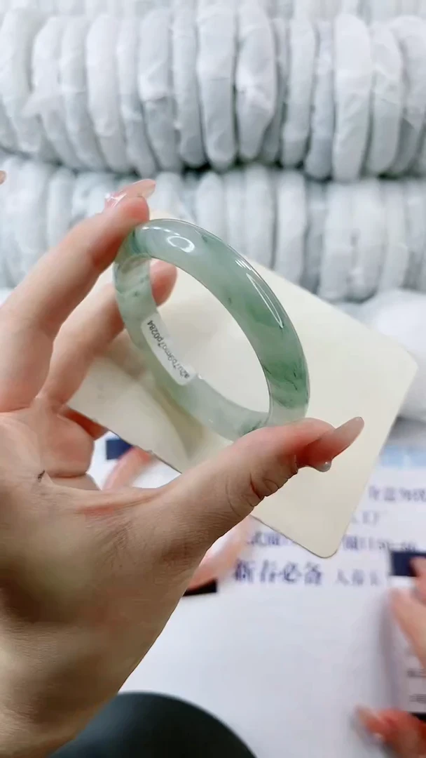 【闪购商品】石英质玉手镯未镶嵌0632511429-多样性发货