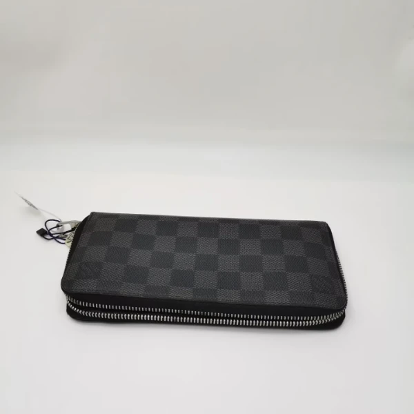 99新 LouisVuitton/路易威登 95新17747 LV黑棋盘格拉链钱包格子