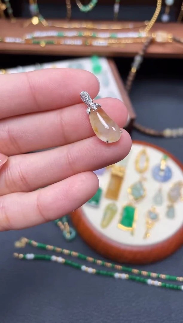 【闪购商品】翡翠吊坠(不含链)18K金镶嵌一个  JK633