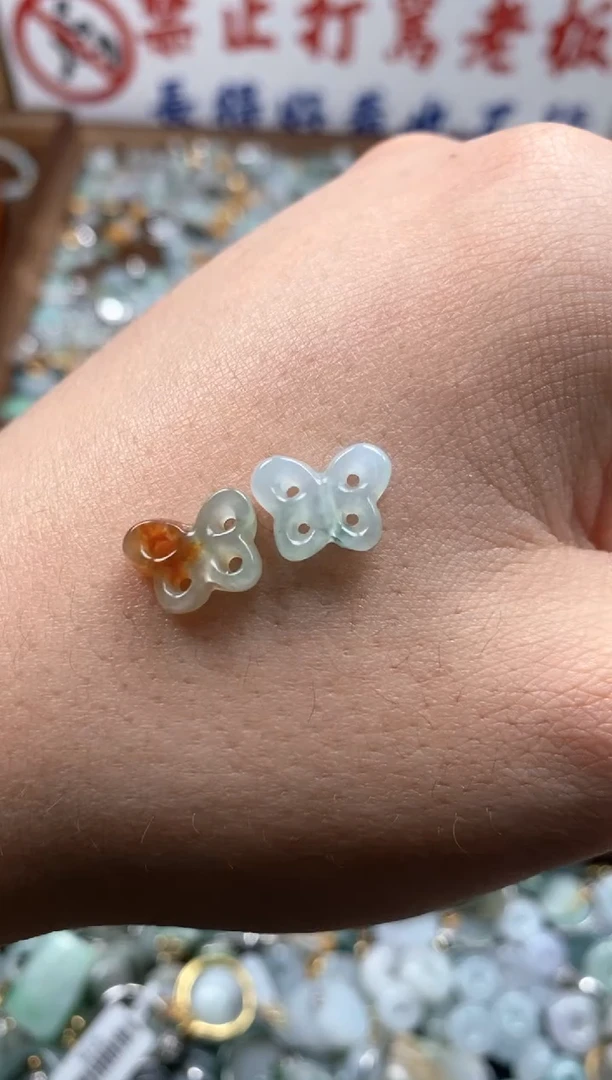 【闪购商品】翡翠颈饰未镶嵌哥哥