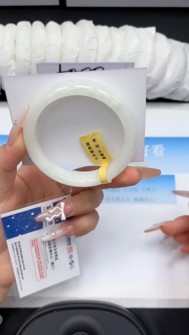 未镶嵌手镯和田玉79-56