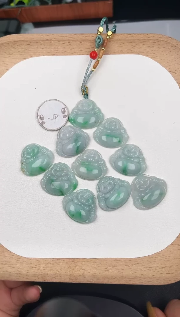 颈饰未镶嵌翡翠LA041翡翠飘阳绿小佛+送同款绳子多样性发其一