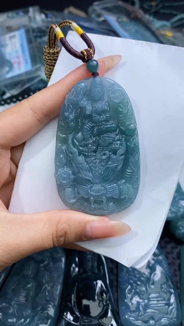 【闪购商品】翡翠颈饰未镶嵌          