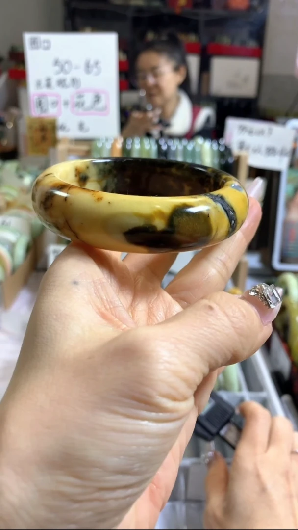 未镶嵌岫玉手镯34 60+ 包容