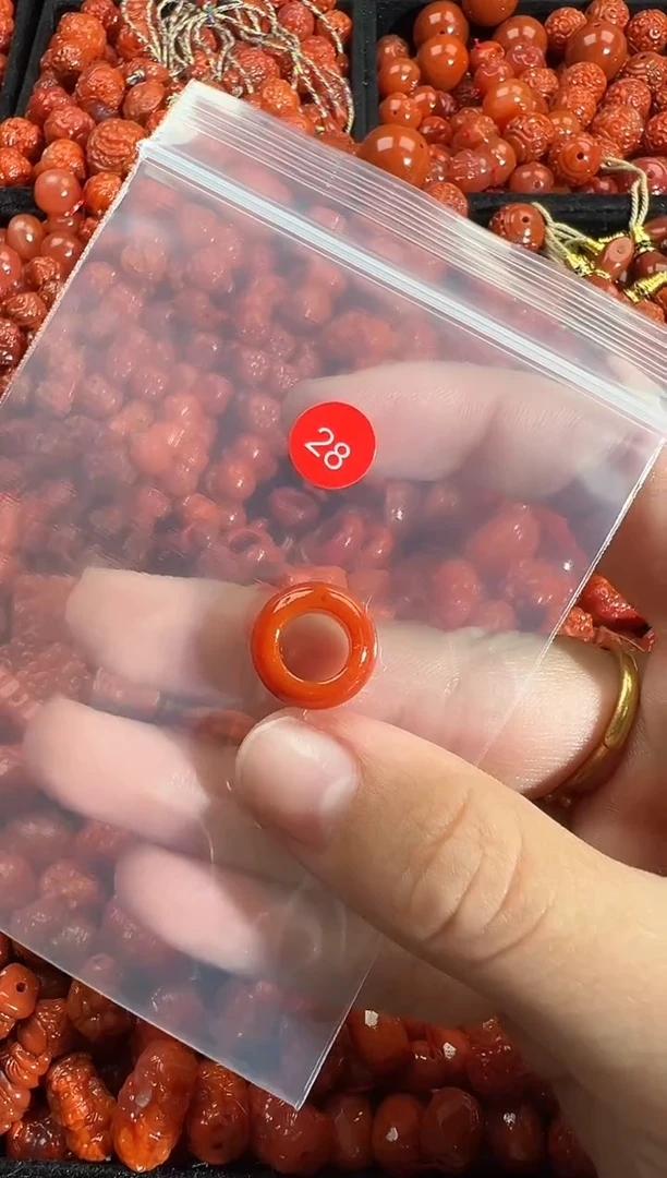 颈饰未镶嵌南红玛瑙1