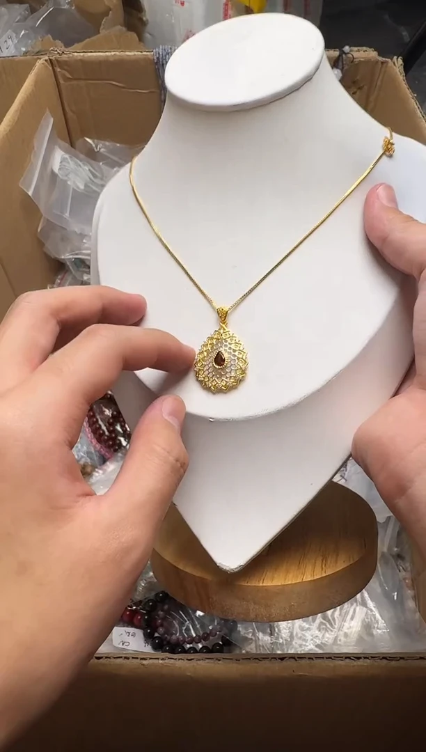 银S925镶嵌吊坠(赠链)水晶上