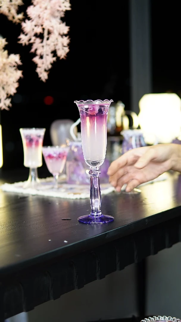 精致高足紫色杯（22*7.5)