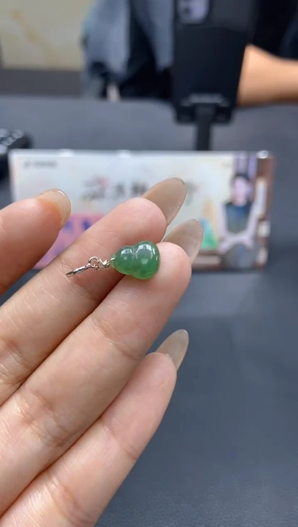 【闪购商品】翡翠颈饰未镶嵌天然翡翠A货141