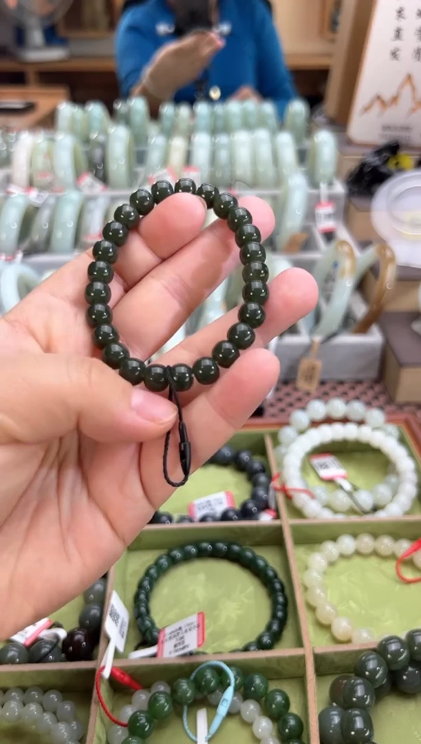 未镶嵌手串和田玉莱***醋塔县皮勒青老型珠手串卡7*8