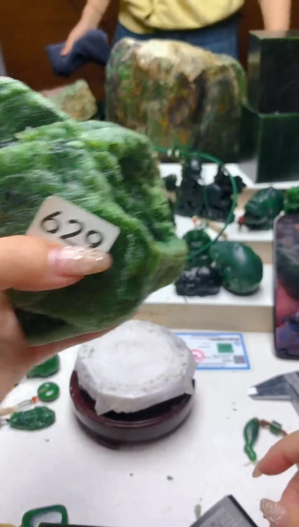未镶嵌和田玉（碧玉）珠宝半成品629