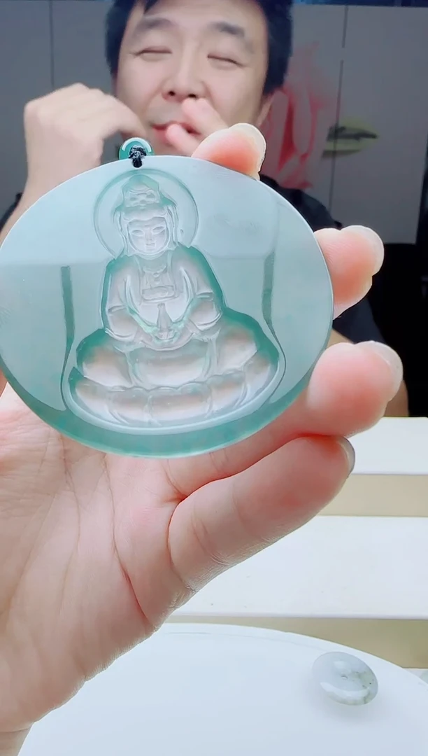 颈饰未镶嵌翡翠多样性发其中一