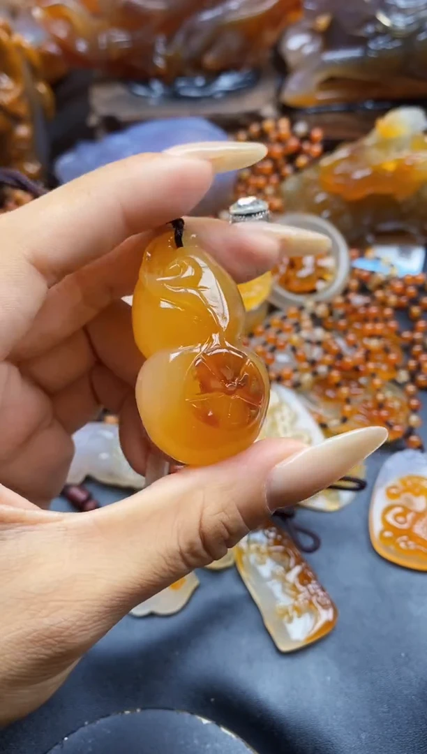 玛瑙/玉髓挂件未镶嵌ll