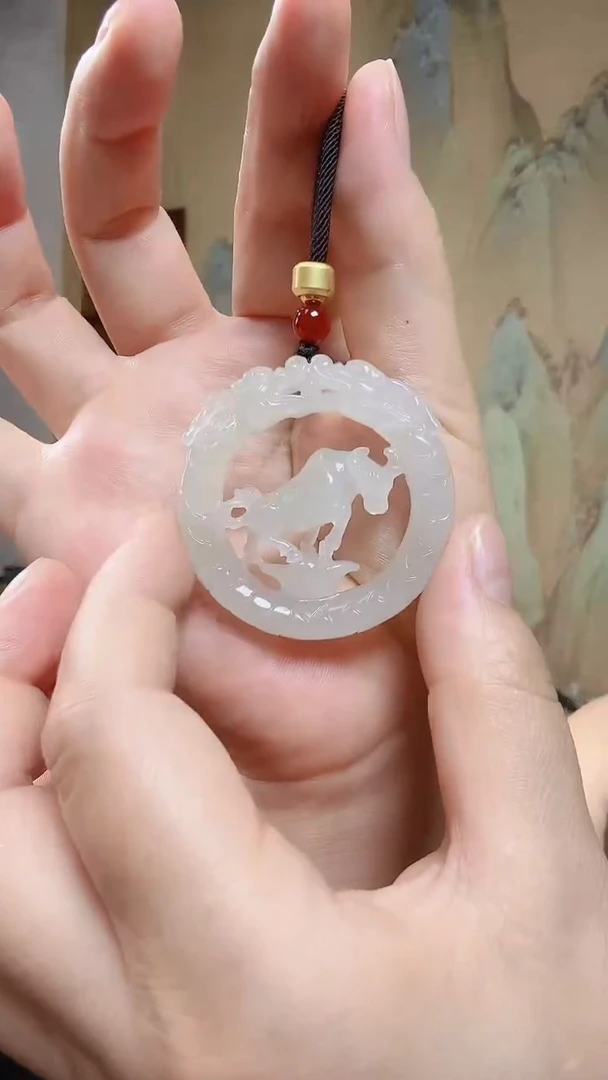 颈饰未镶嵌和田玉.