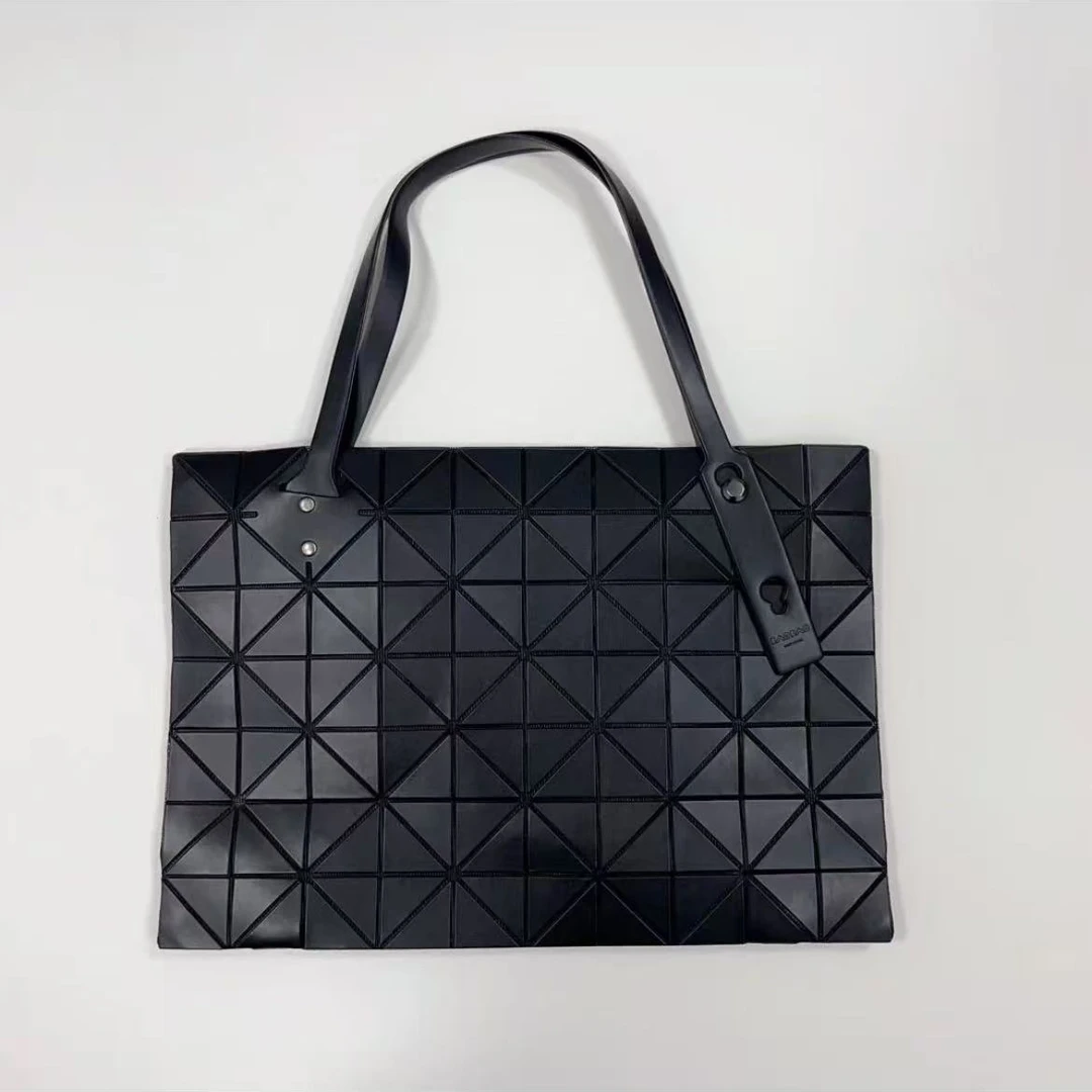 99新 Issey Miyake/三宅一生 思斯专属 三宅一生手提包 THCI4165