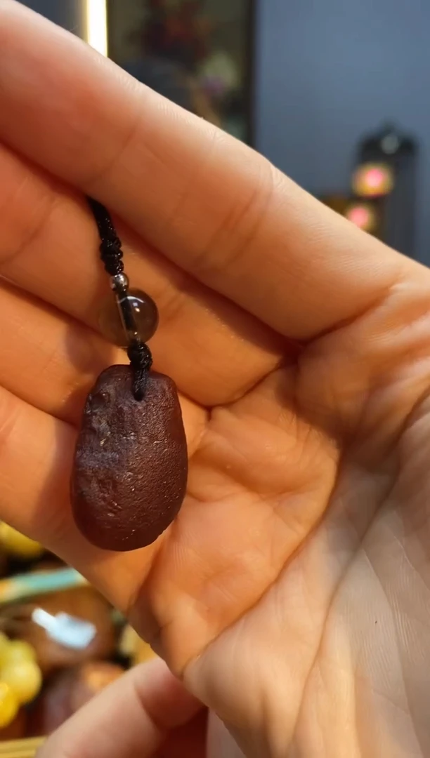 琥珀颈饰未镶嵌吊坠