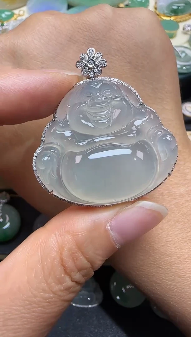 颈饰18K金镶嵌翡翠佛公