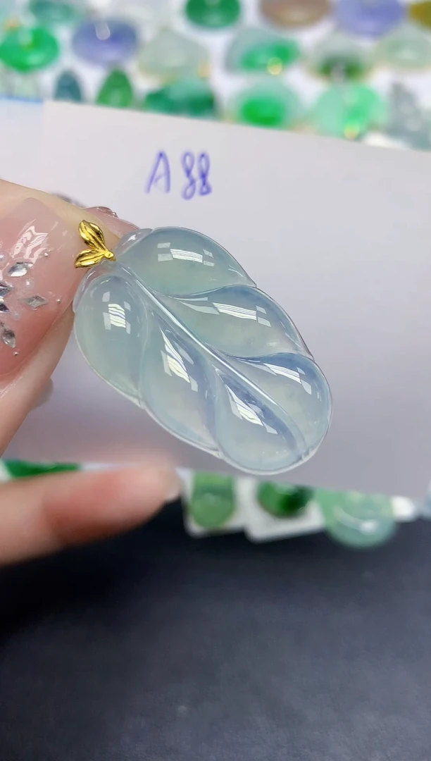 颈饰18K金镶嵌翡翠天然缅甸翡翠A货翡翠百元以上9元证书费自理