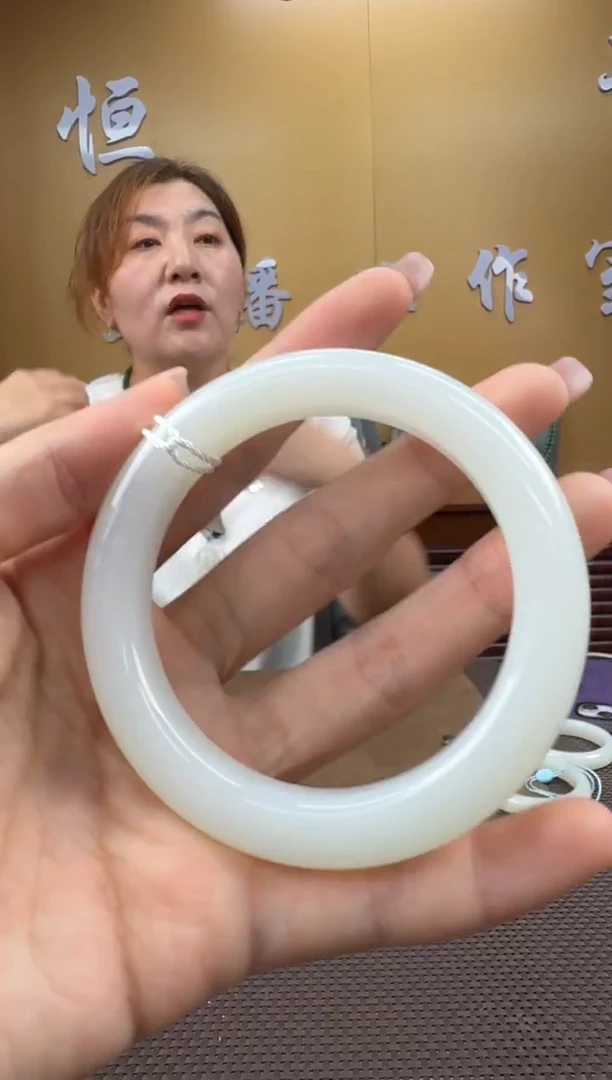 颈饰未镶嵌和田玉手镯57